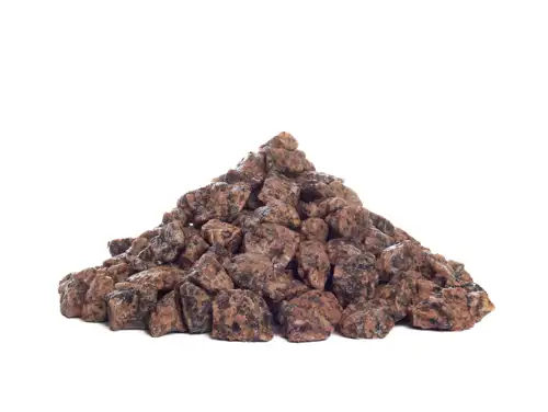Red granite chippings 12-22 mm.
