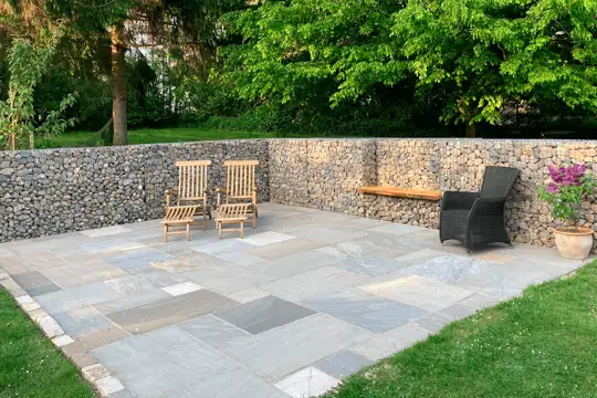 Hand sorted cobble stones 80-120 mm.